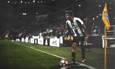 开云体育入口-冰与火之歌，当冰岛狂胜波兰遇上西甲国家德比焦点战