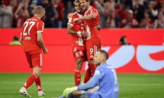 开云体育入口-包含拜仁慕尼黑凭梅开二度战胜莱比锡，保持榜首的词条