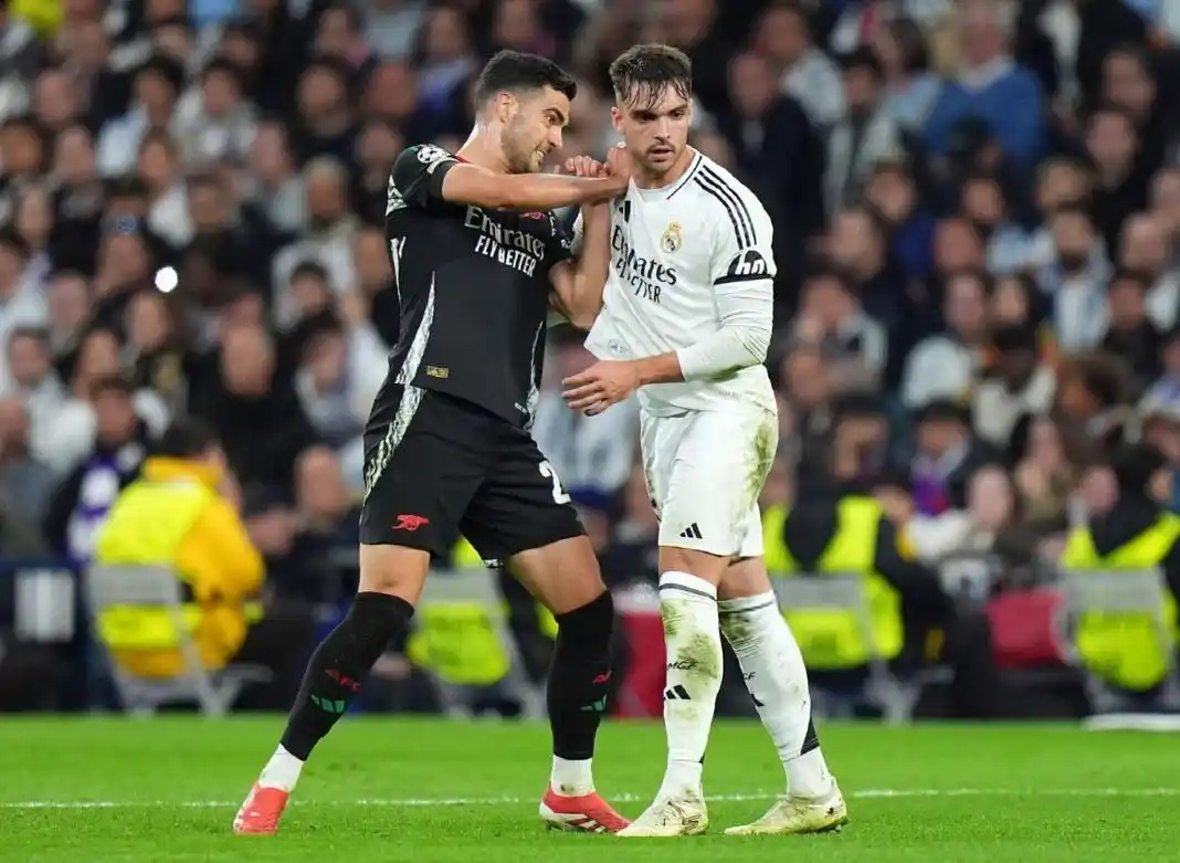 包含欧联杯焦点战：阿森纳战胜AC米兰，晋级战胜仗的词条