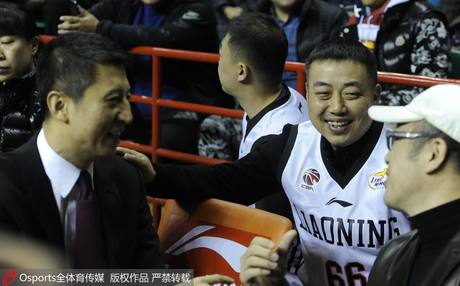 新疆队进入备战刘国梁杯篮球赛