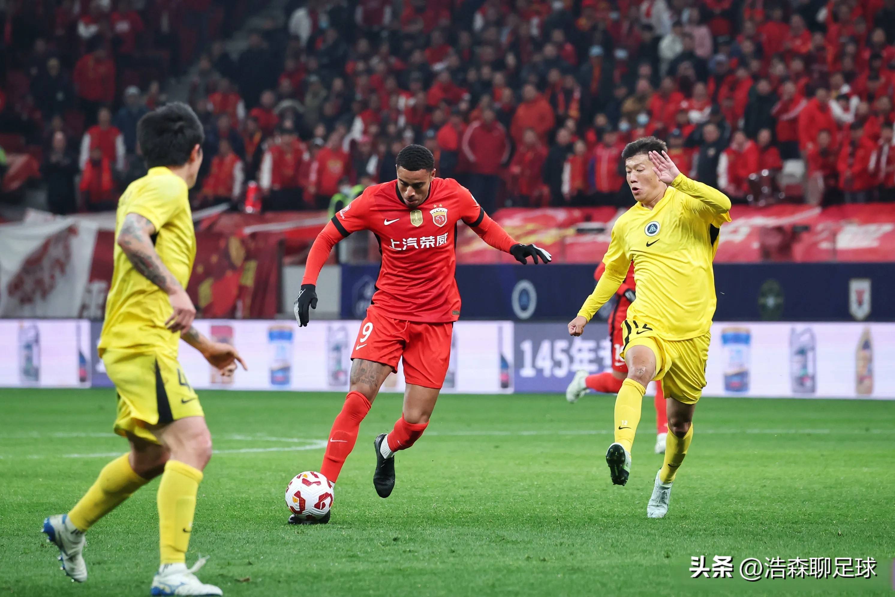 包含国内职业足球比赛新赛季即将揭幕，球迷期待不已的词条