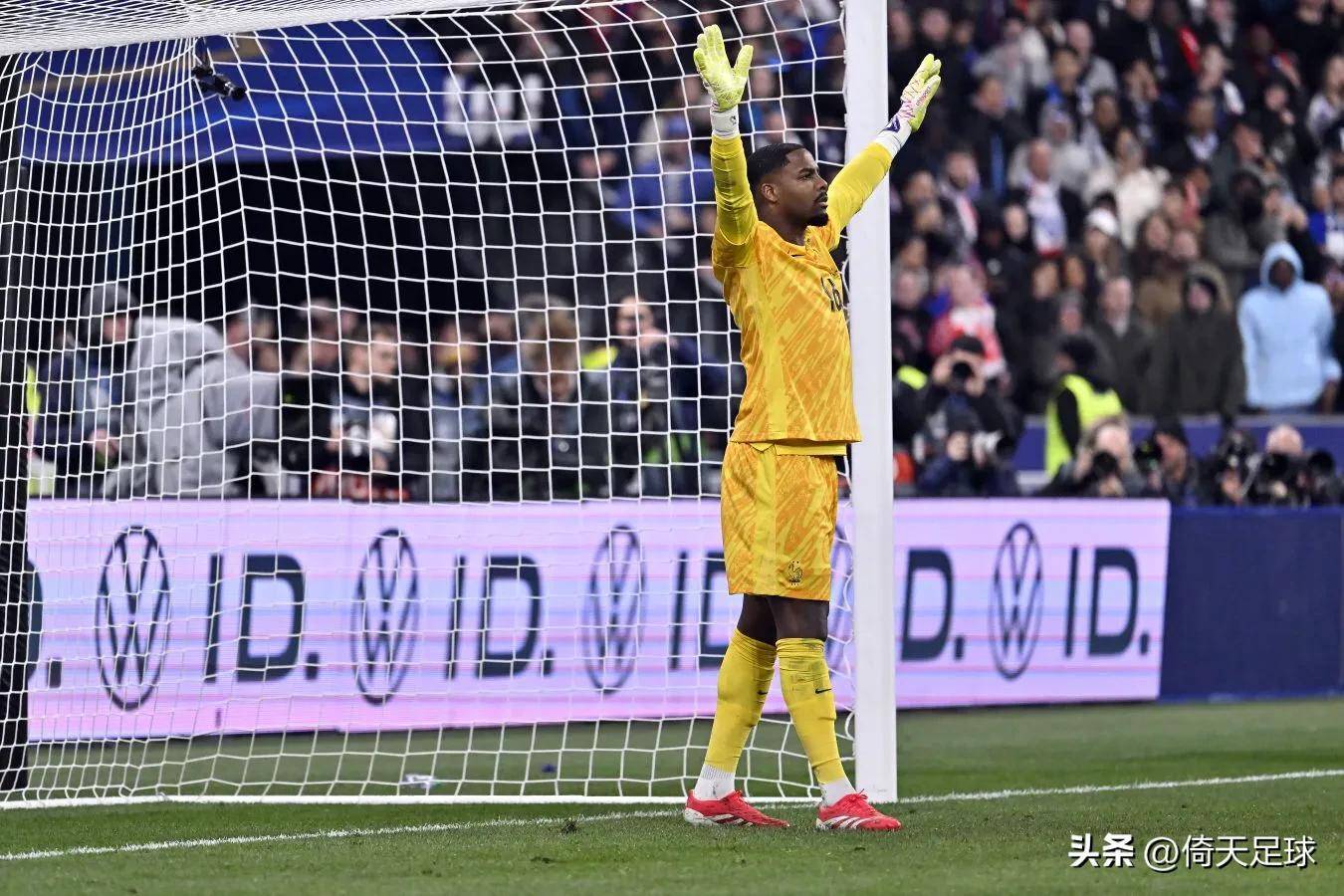 托特纳姆热刺主场险胜，球迷欣喜看到胜利的简单介绍
