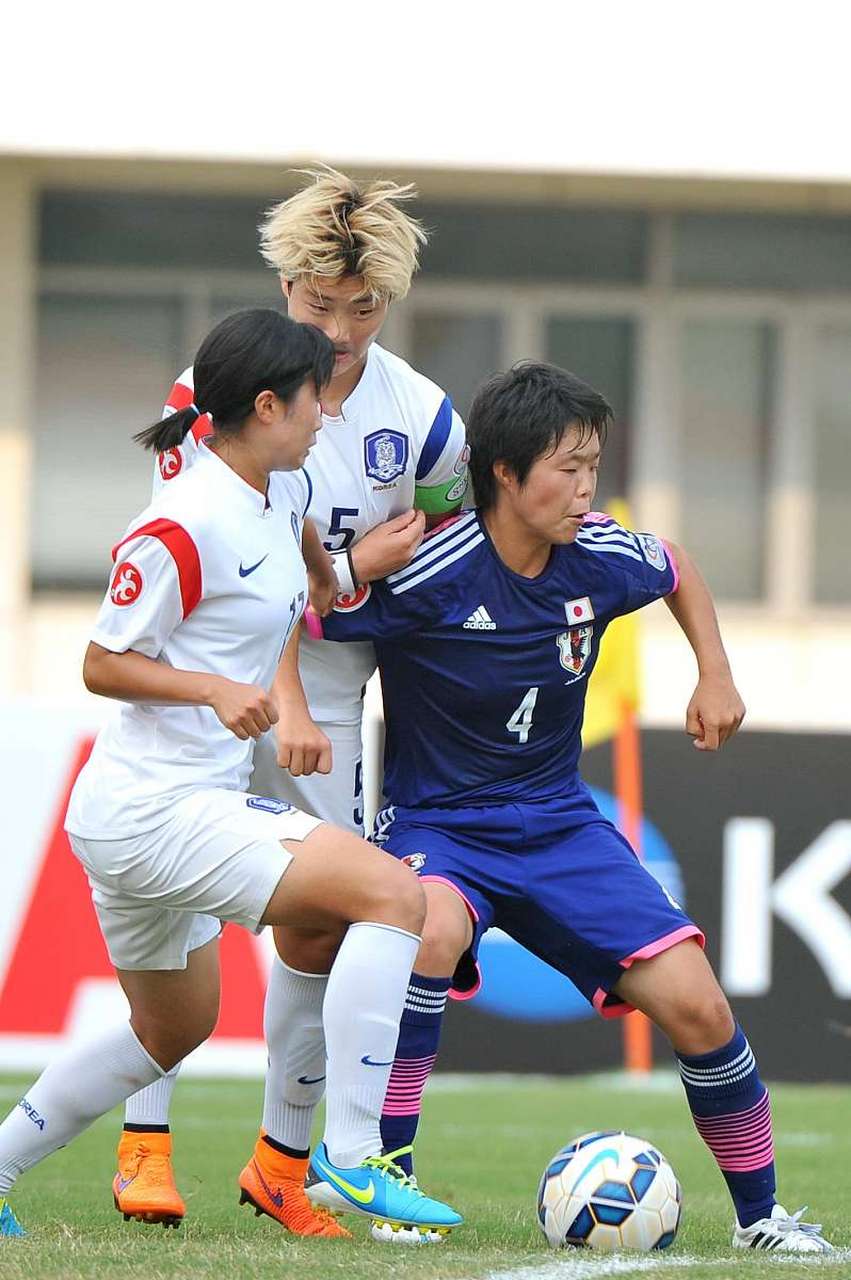 女足锦标赛紧张开赛，淘汰赛已开始