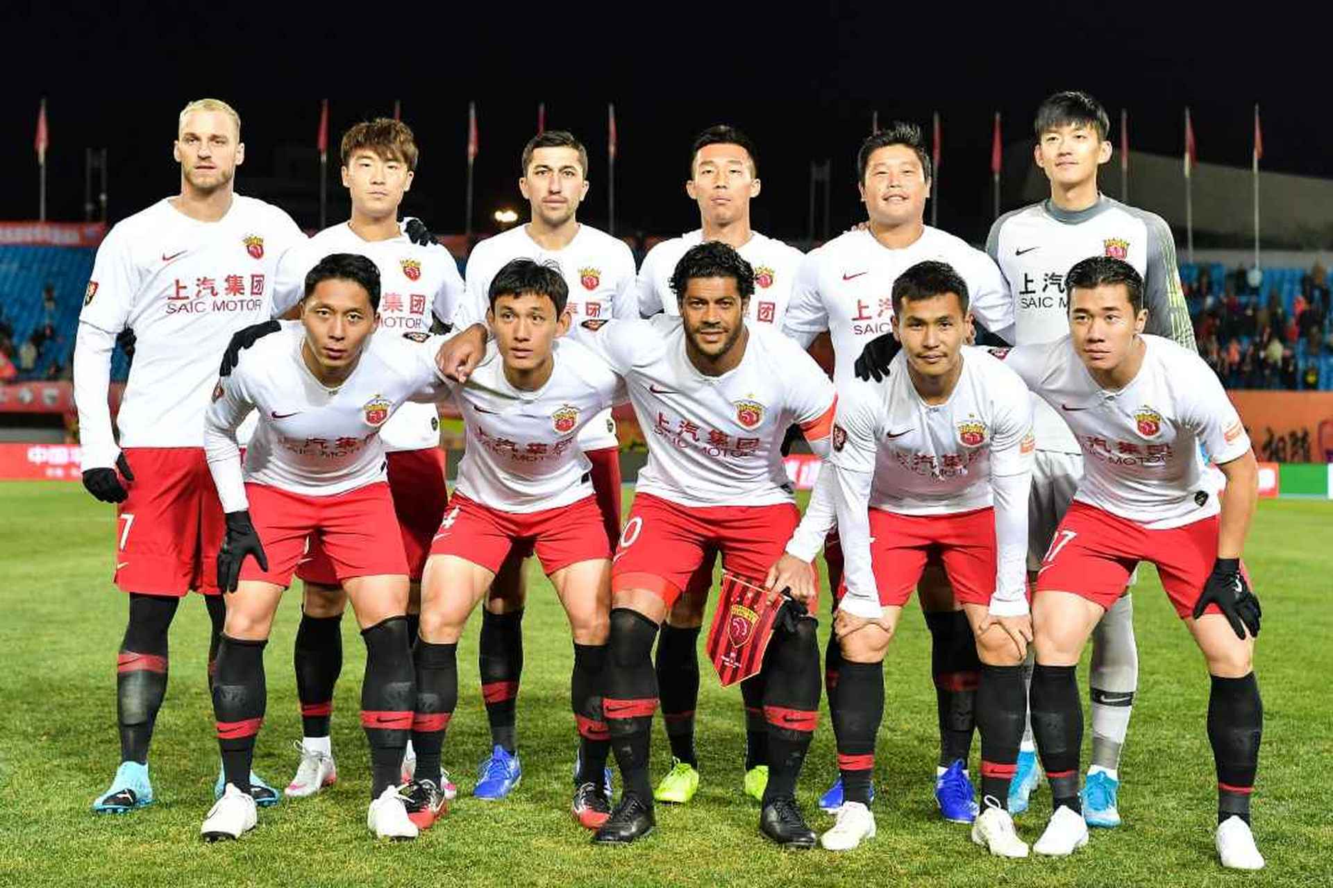 上海上港阵容调整奏效，中超夺冠梦想愈发清晰