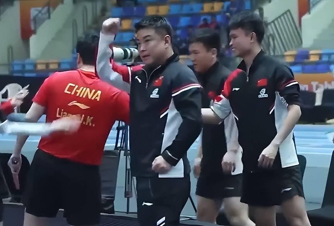 瑞典乒乓球队鏖战韩国乒乓球队，王皓送出助攻