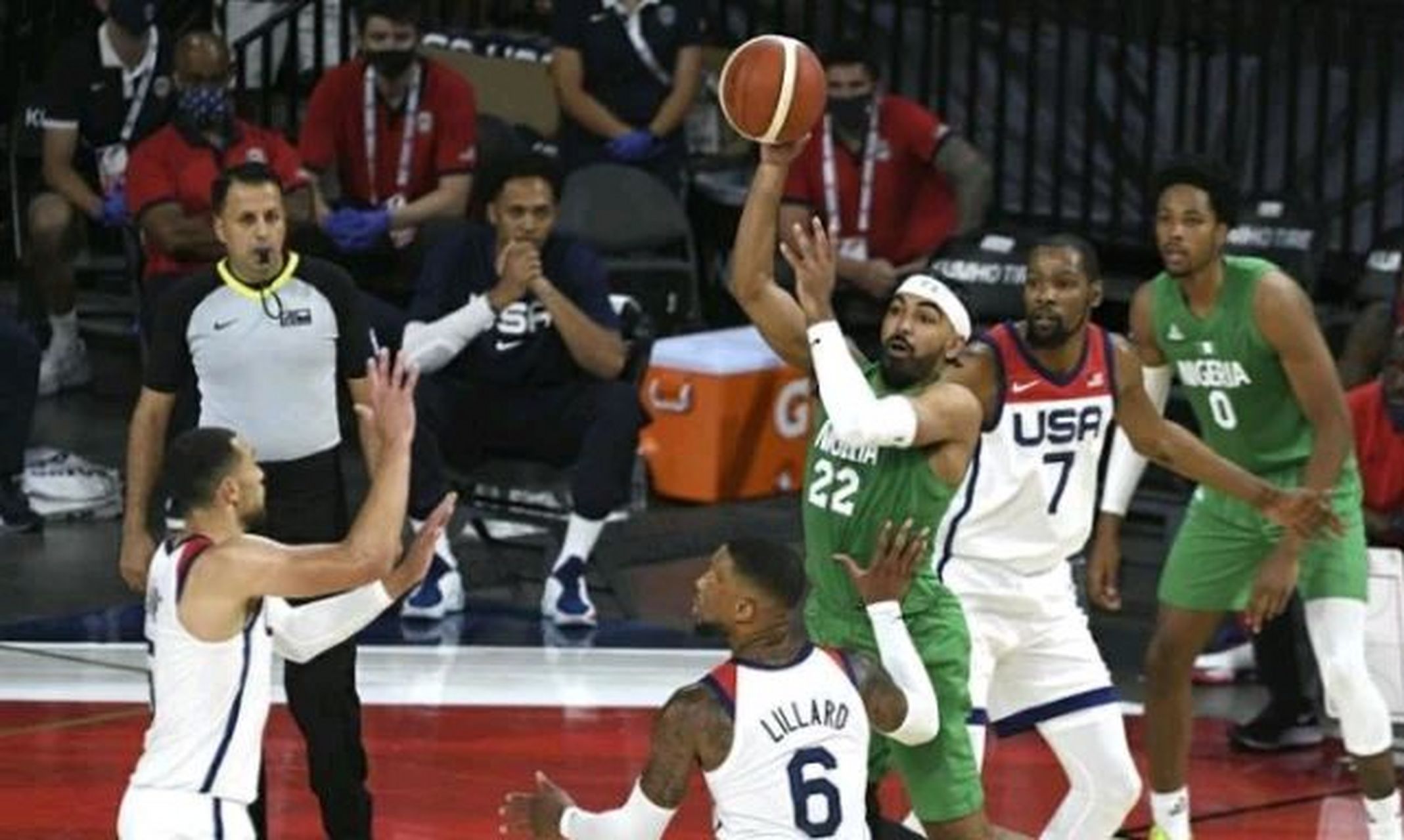 包含火箭轻取尼日利亚男篮，卡鲁索三分雨点燃全场的词条