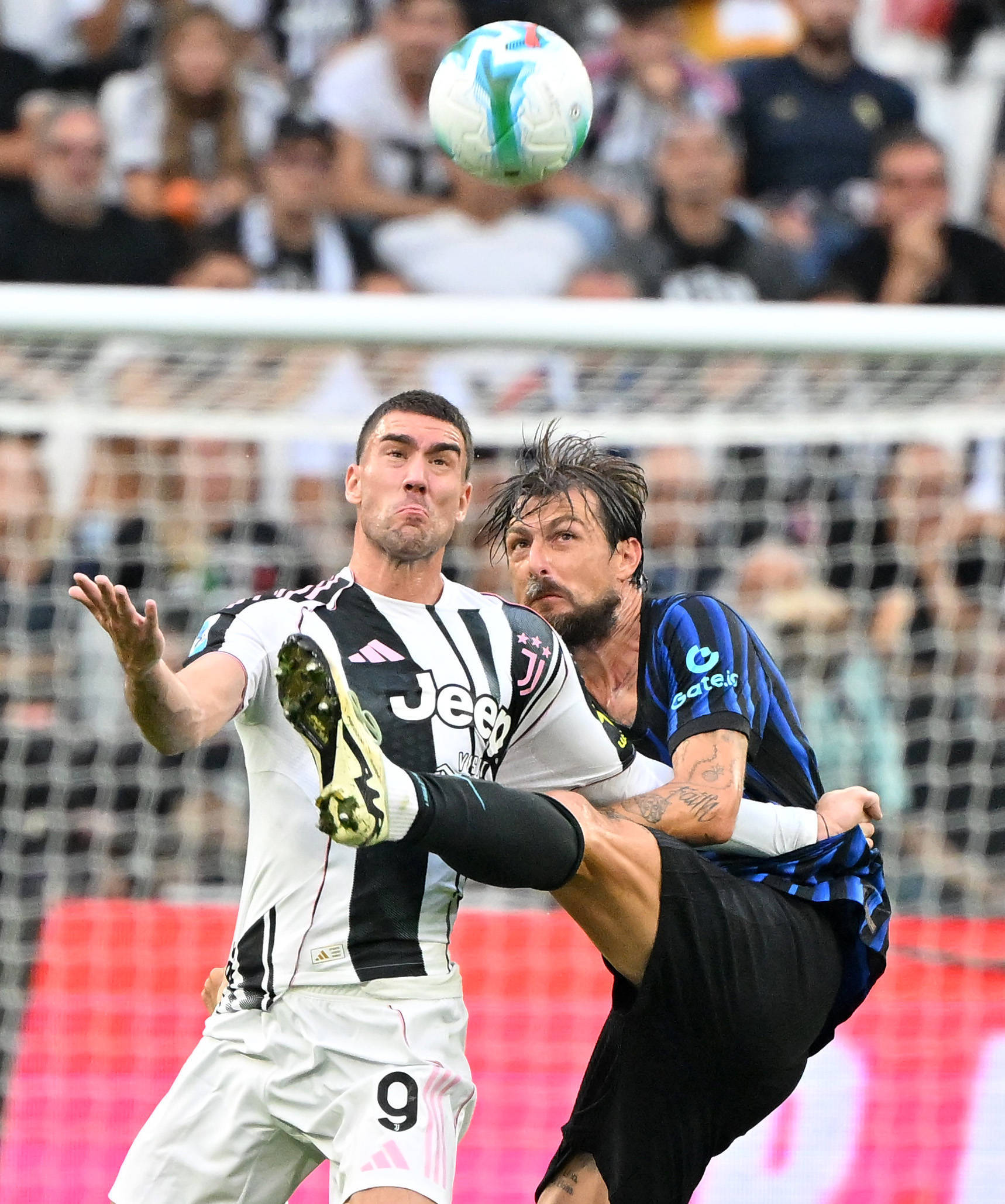 尤文图斯主场大胜卡利亚里，继续领跑意甲榜首的简单介绍